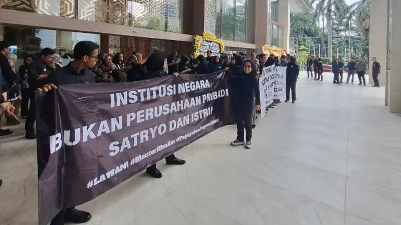 ASN Demo Dipicu Pemecatan Mendadak Pegawai, Kemdiktisaintek Buka Suara